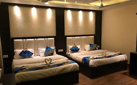 Hotel Kabir Residency-4 Min Walk To Golden Temple